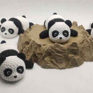 KNITTED PANDA